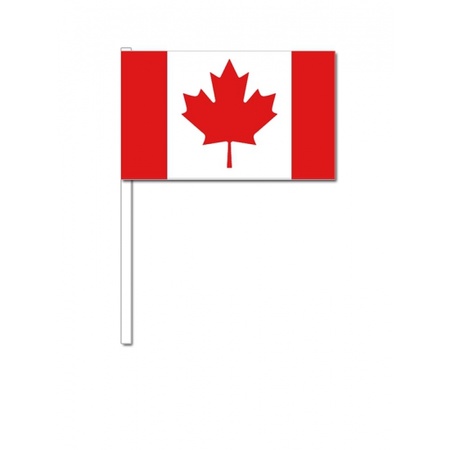 Feestartikelen zwaaivlaggetjes Canada 50 stuks