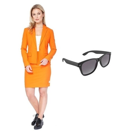 Feestartikelen oranje kostuum met gratis zonnebril voor dames